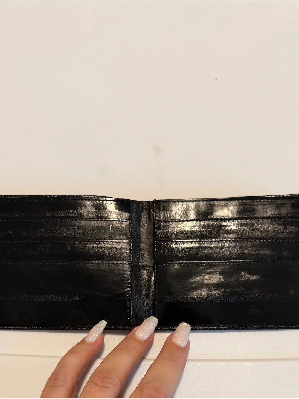 NWT Men's Genuine Eel Skin Bifold Wallet - Sleek Black (Made in Korea)